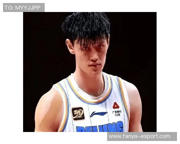 曾凡博再度受伤紧急送医检查球迷为其健康担忧